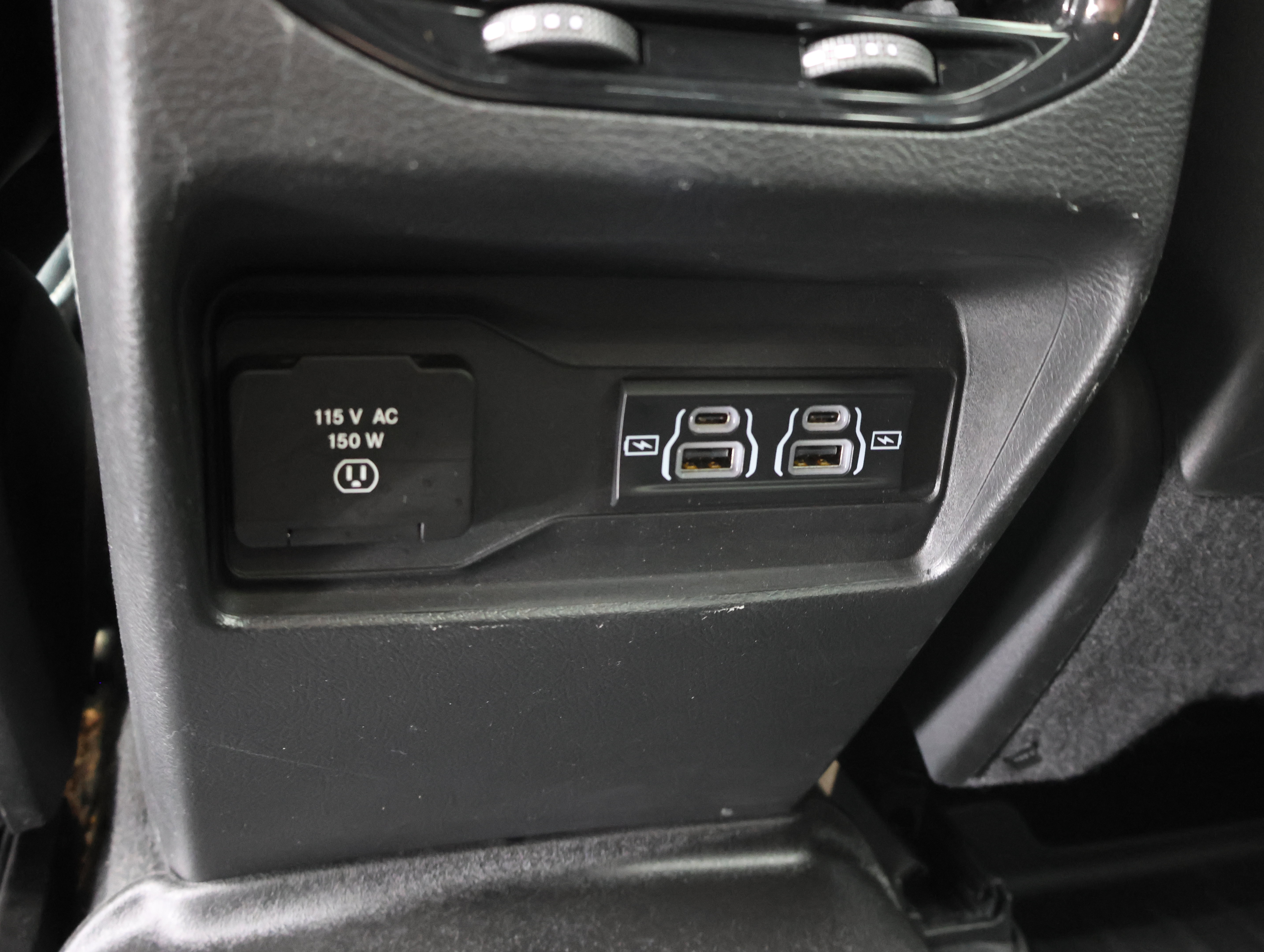 Used 2023 Jeep Grand Cherokee Altitude AWD/4WD image 36