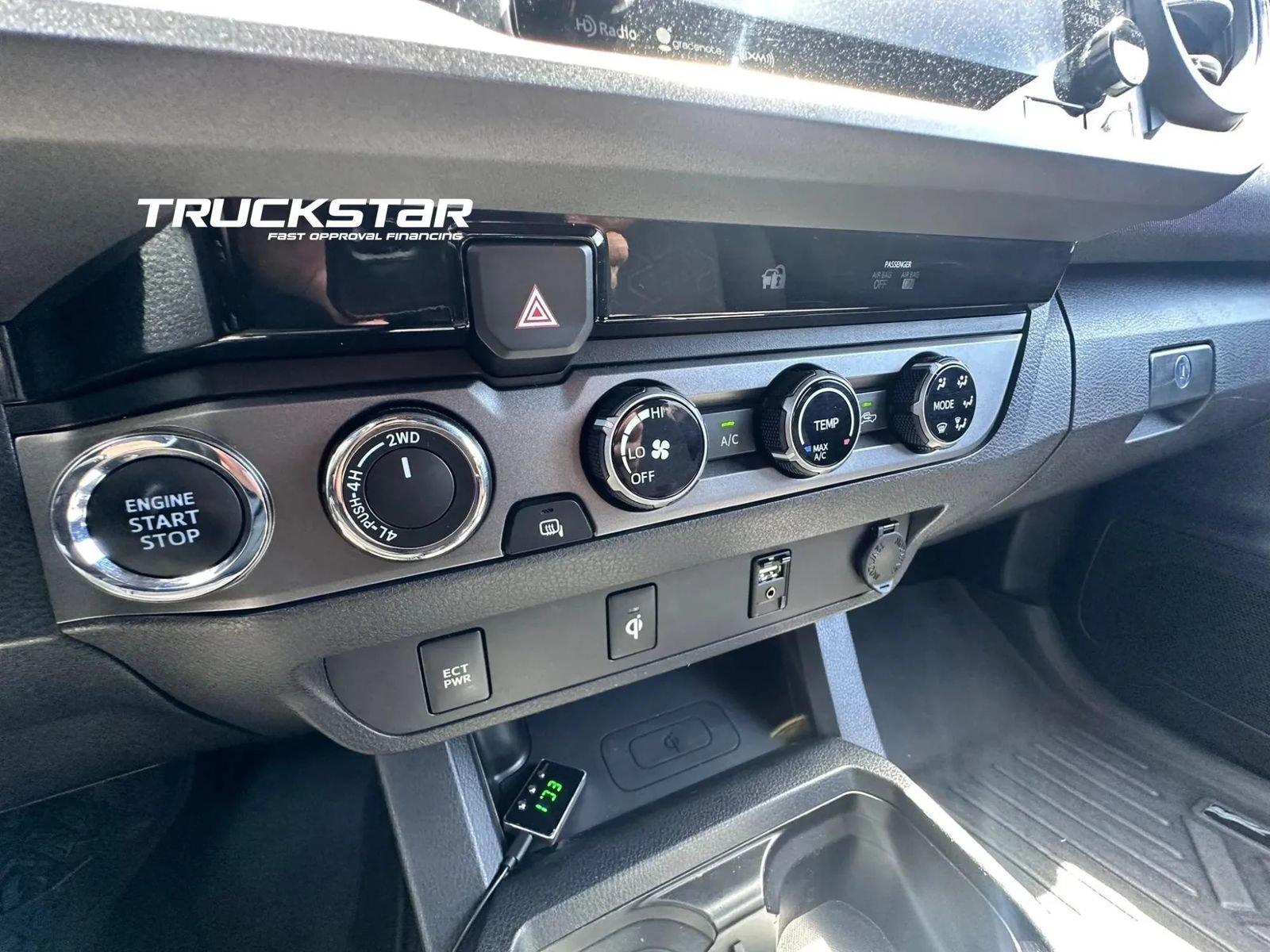 Used 2017 Toyota Tacoma TRD Off-Road w/ Tow Package AWD/4WD image 18