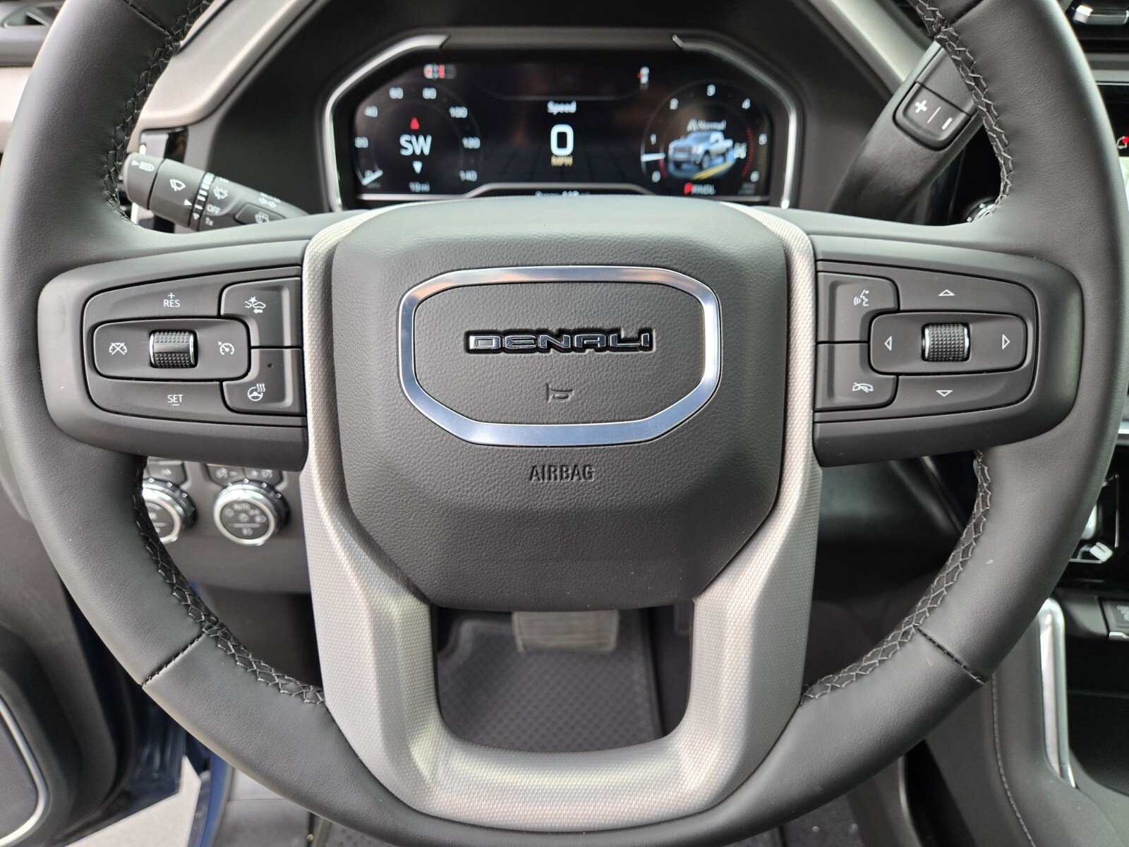 New 2025 GMC Sierra 2500 Denali w/ Denali Reserve Package image 11