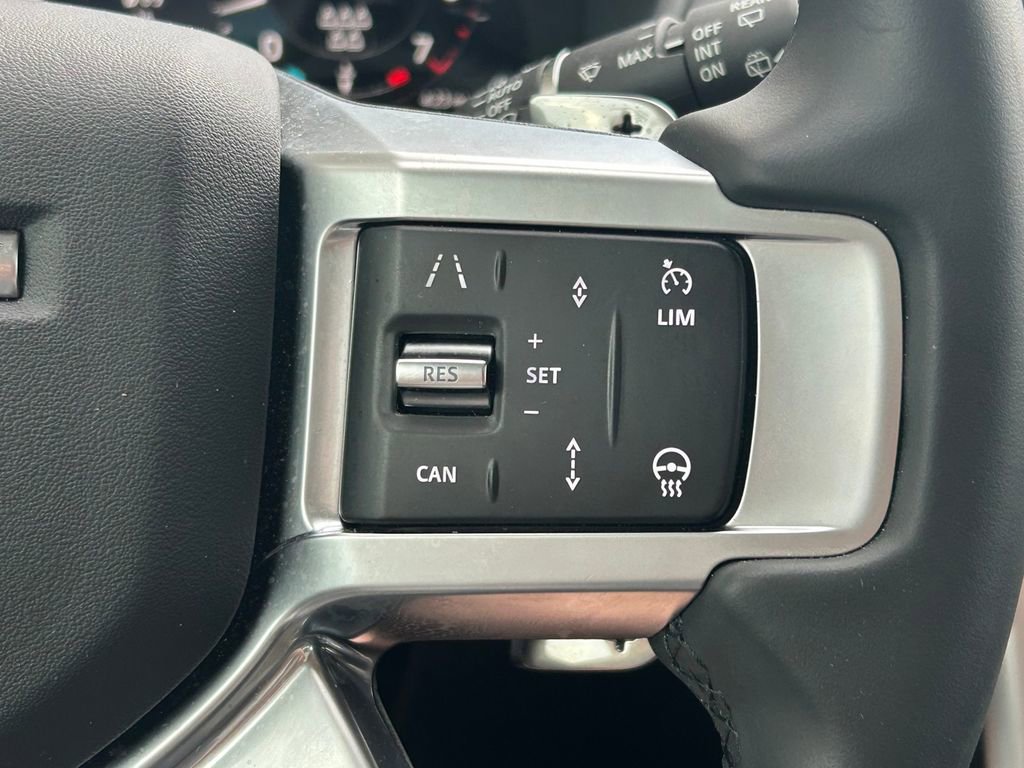 Used 2024 Land Rover Discovery S AWD/4WD image 44