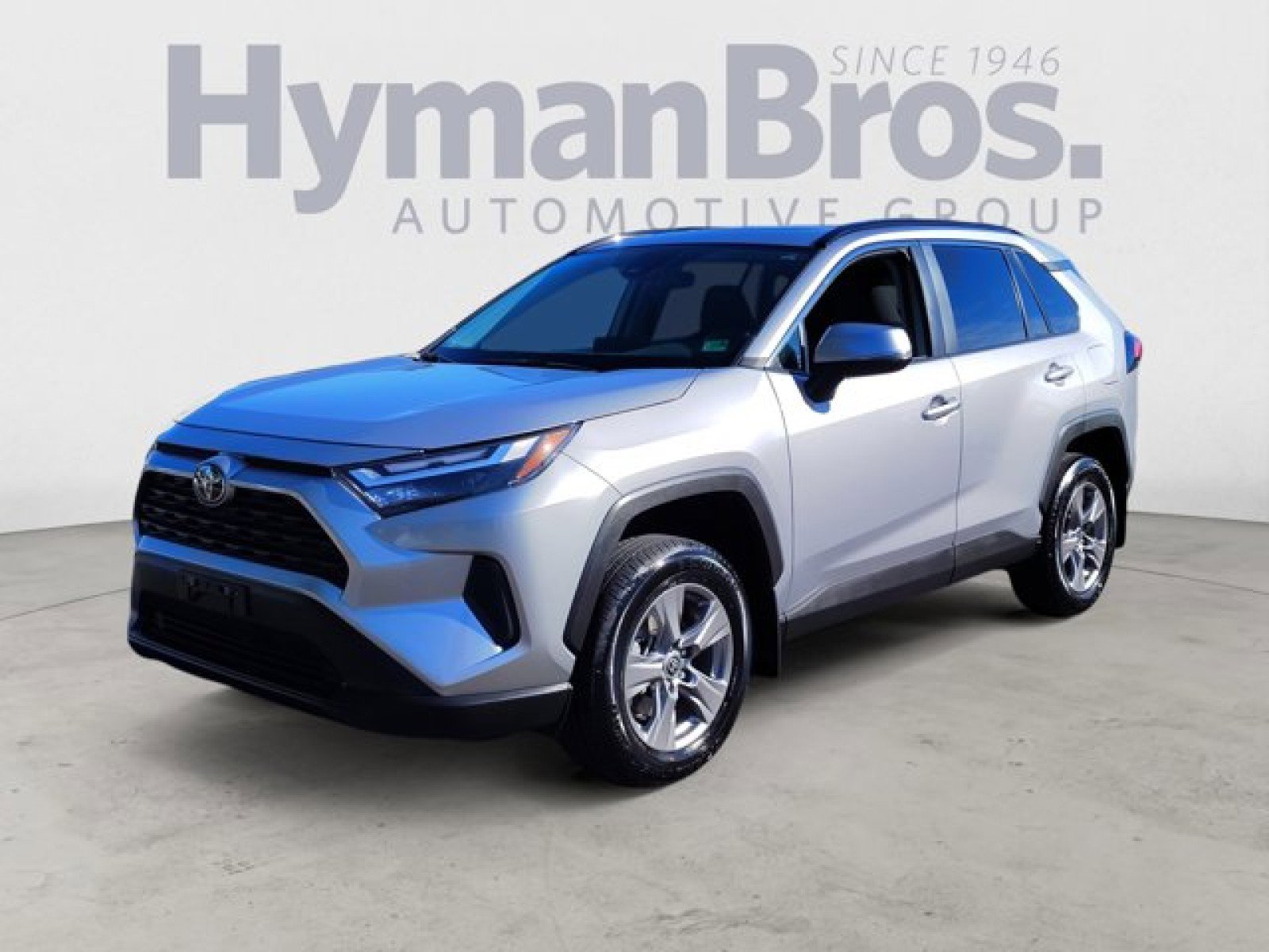 Used 2024 Toyota RAV4 XLE w/ Convenience Package image 7