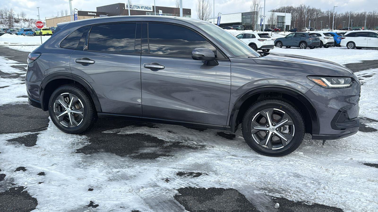 Used 2024 Honda HR-V EX-L image 3