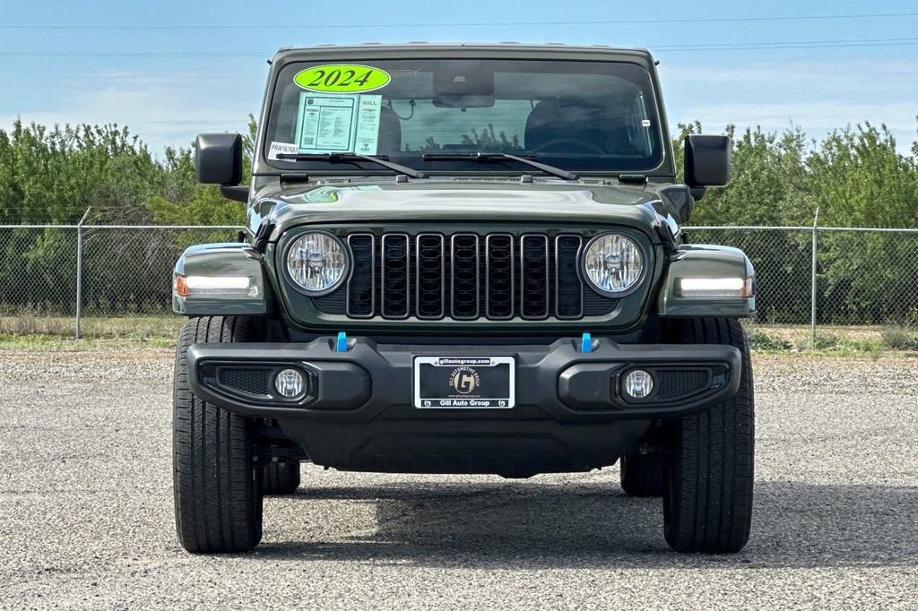 Used 2024 Jeep Wrangler Unlimited AWD/4WD image 9