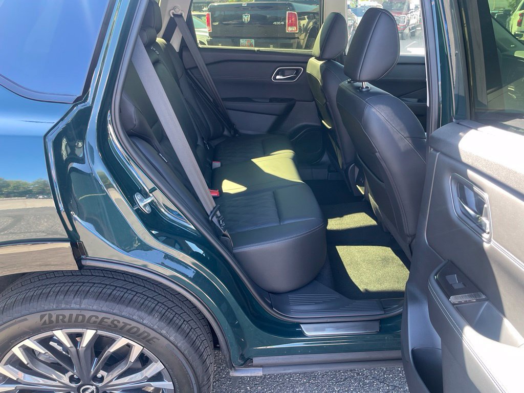 New 2026 Nissan Rogue Platinum AWD/4WD image 23