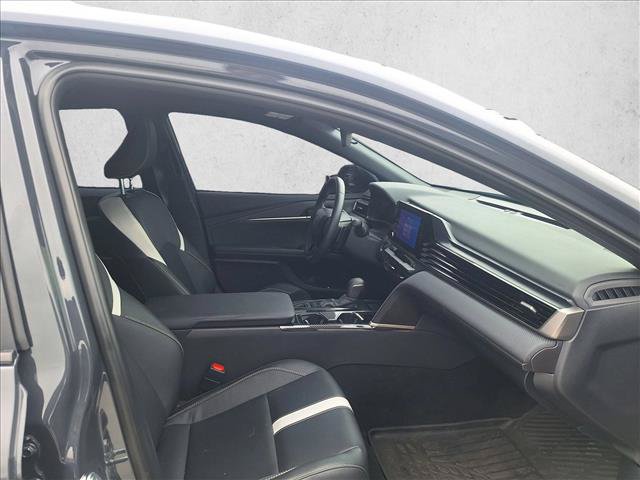 Certified 2025 Toyota Camry SE FWD image 17