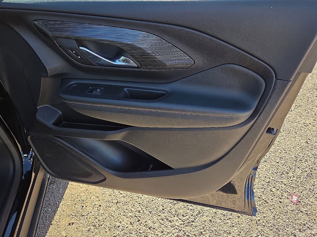 Used 2024 GMC Terrain SLT image 16