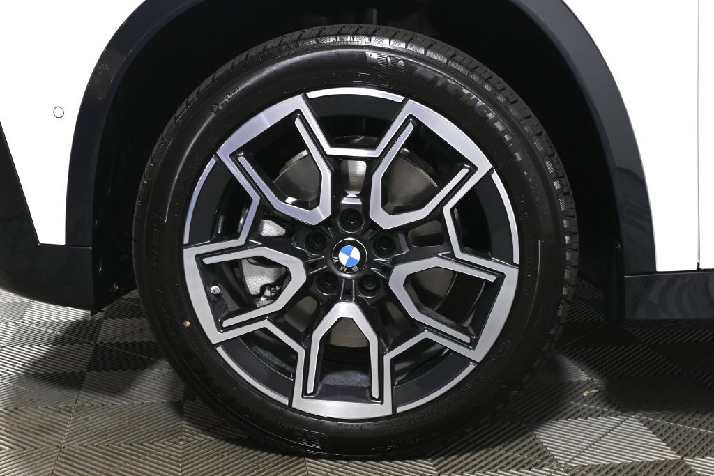 New 2027 BMW X1 xDrive28i AWD/4WD image 12