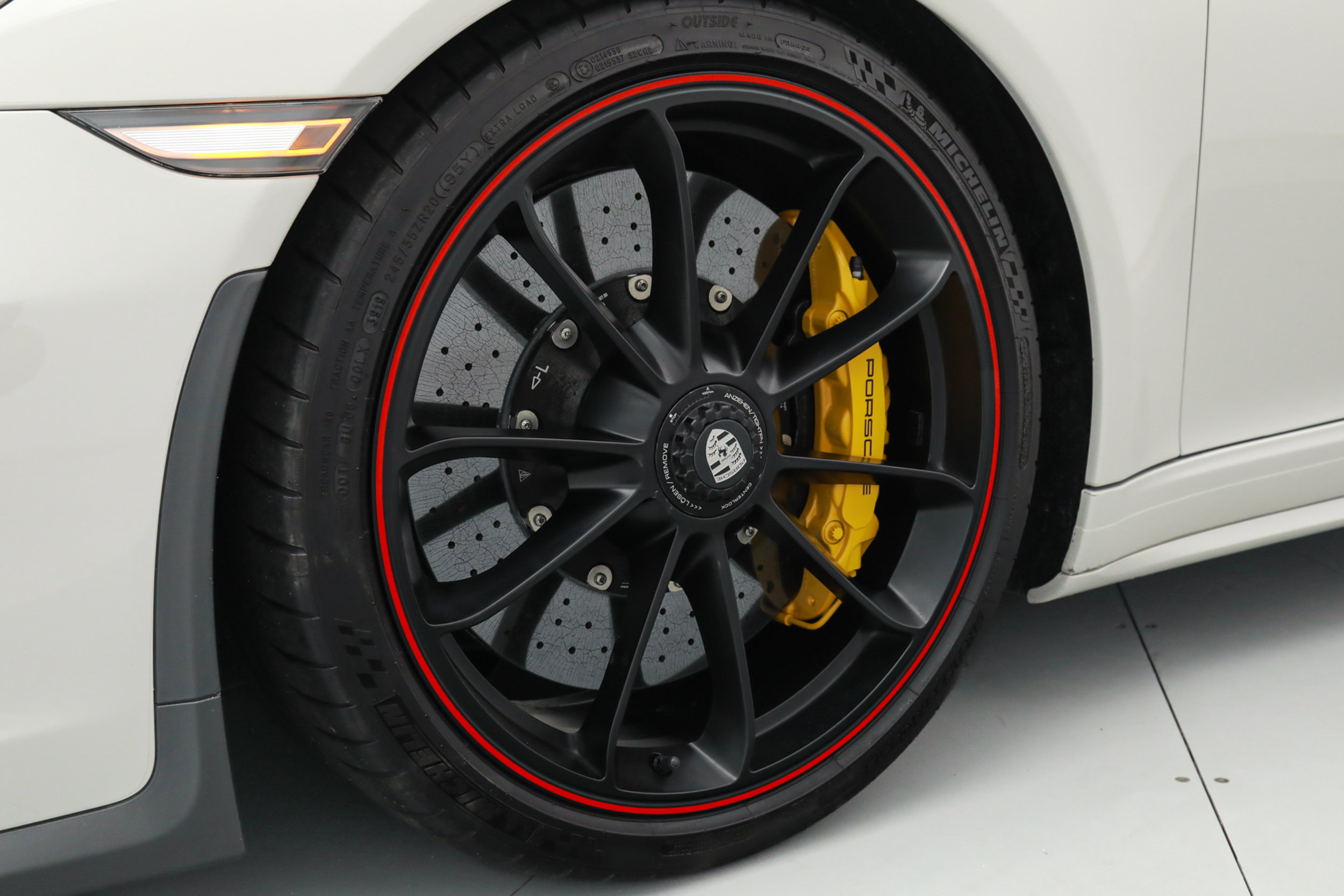 Used 2019 Porsche 911 Speedster RWD image 13