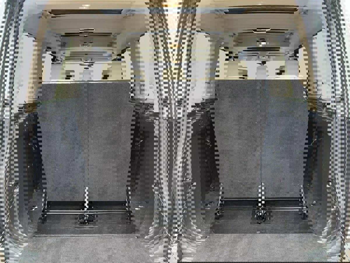 Used 2015 Land Rover LR4 HSE LUX image 46