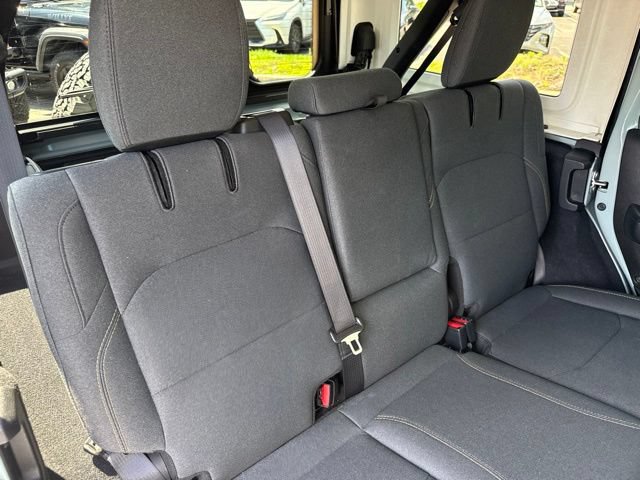 Used 2024 Jeep Wrangler Unlimited AWD/4WD image 25