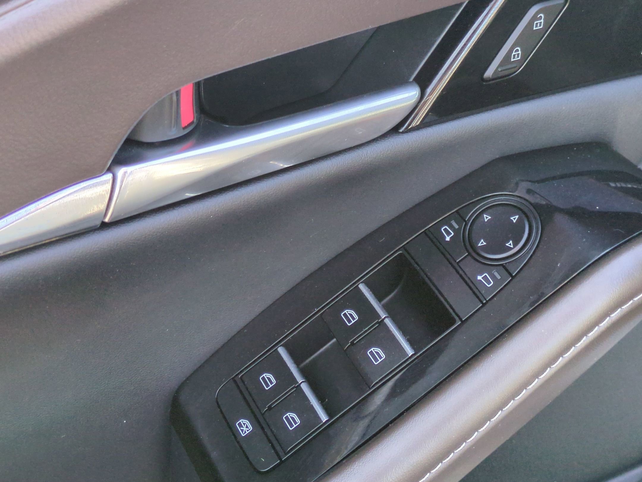 Certified 2025 MAZDA CX-30 AWD 2.5 S w/ Premium Package image 13