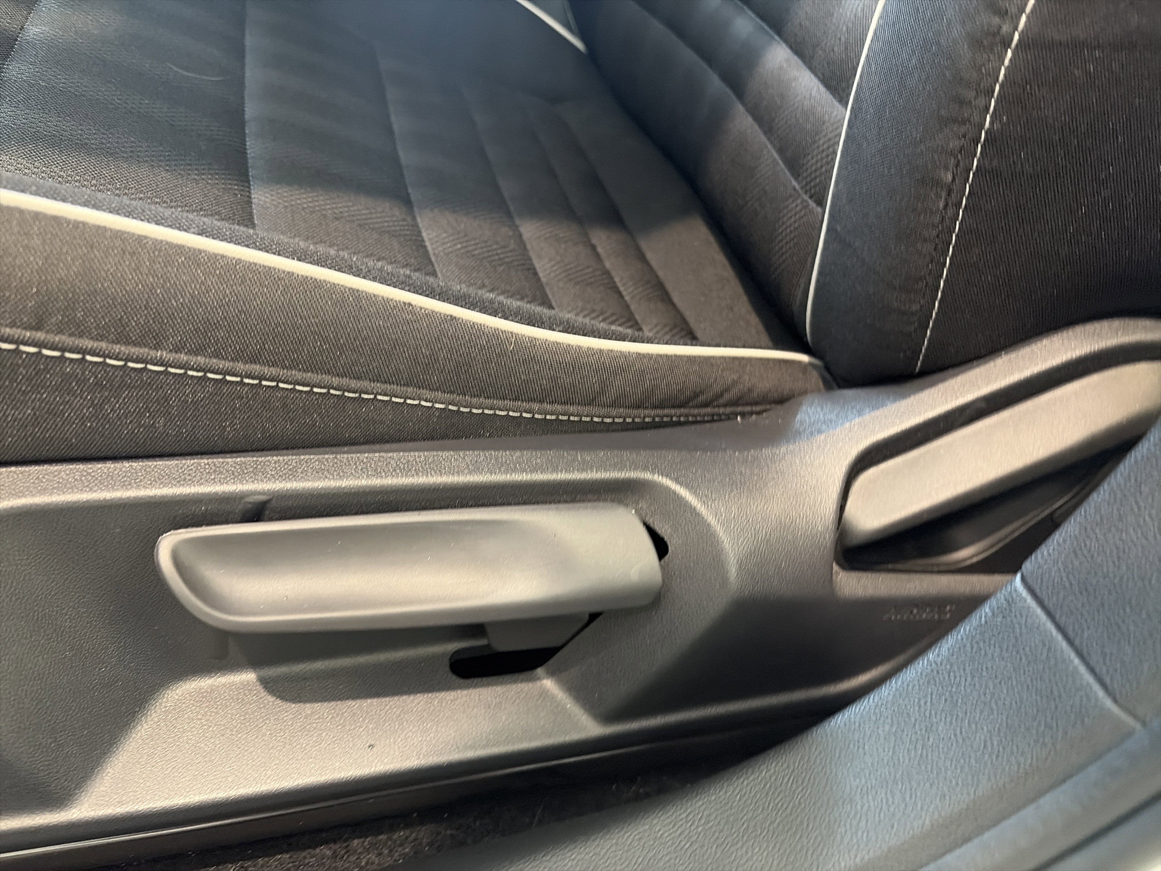 Used 2024 Volkswagen Jetta Sport FWD image 18