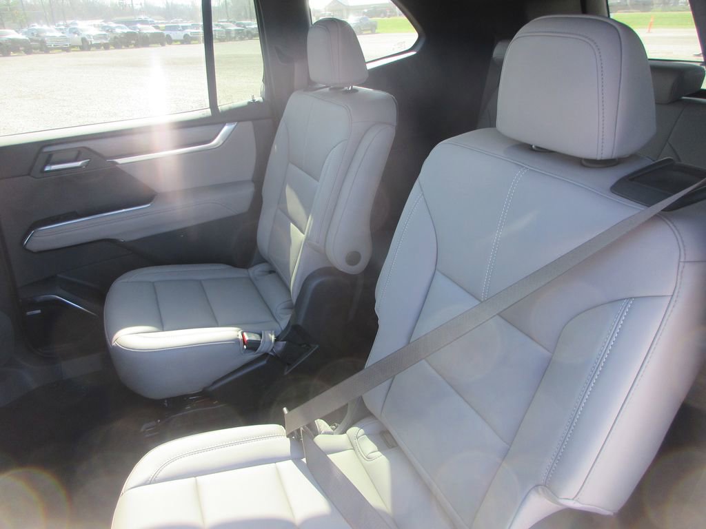 New 2026 GMC Acadia Elevation image 13