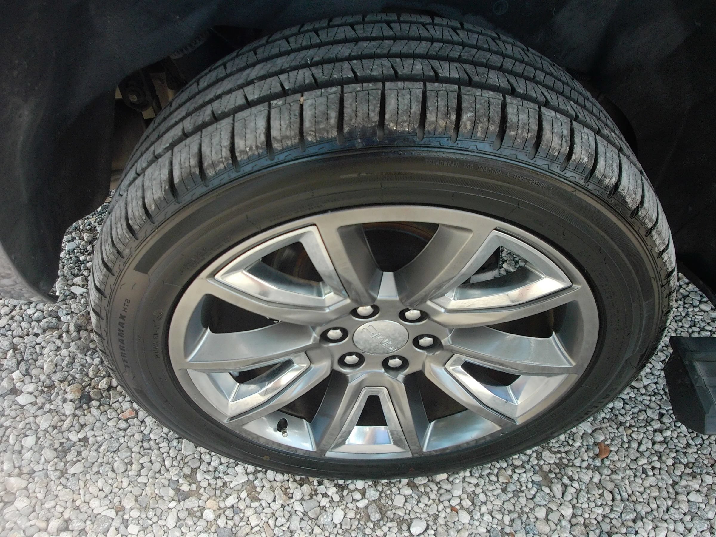 Used 2018 Chevrolet Suburban Premier RWD image 48