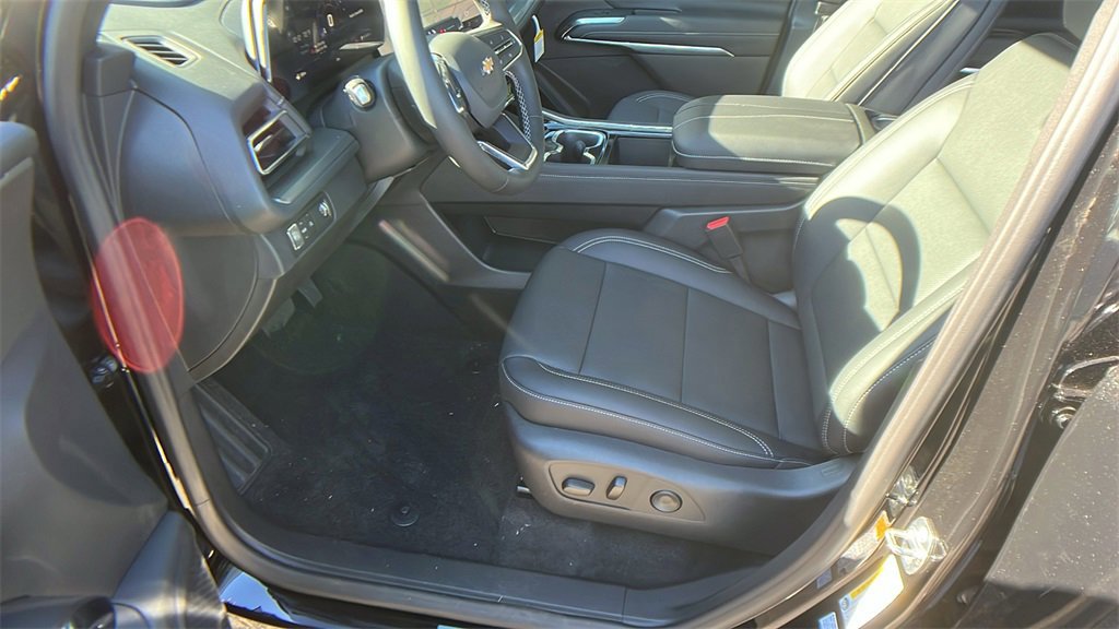 New 2026 Chevrolet Traverse LT image 13