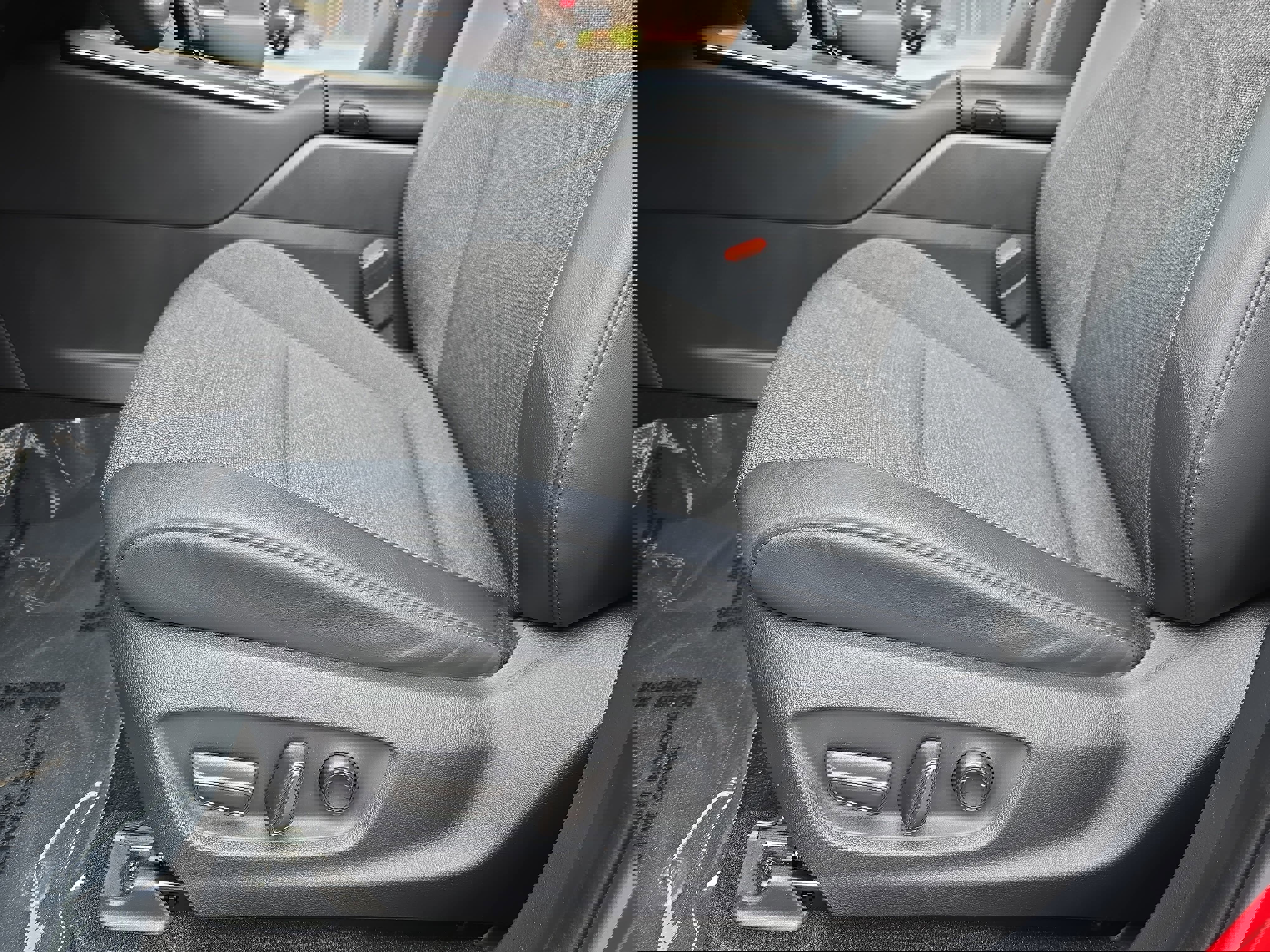 Used 2023 Toyota Crown XLE image 30