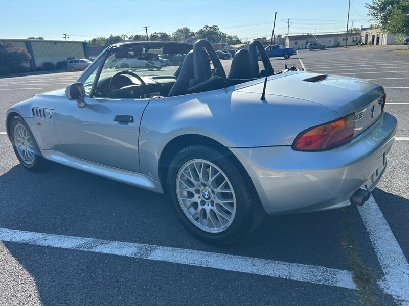 Used 1999 BMW Z3 2.5i RWD image 5