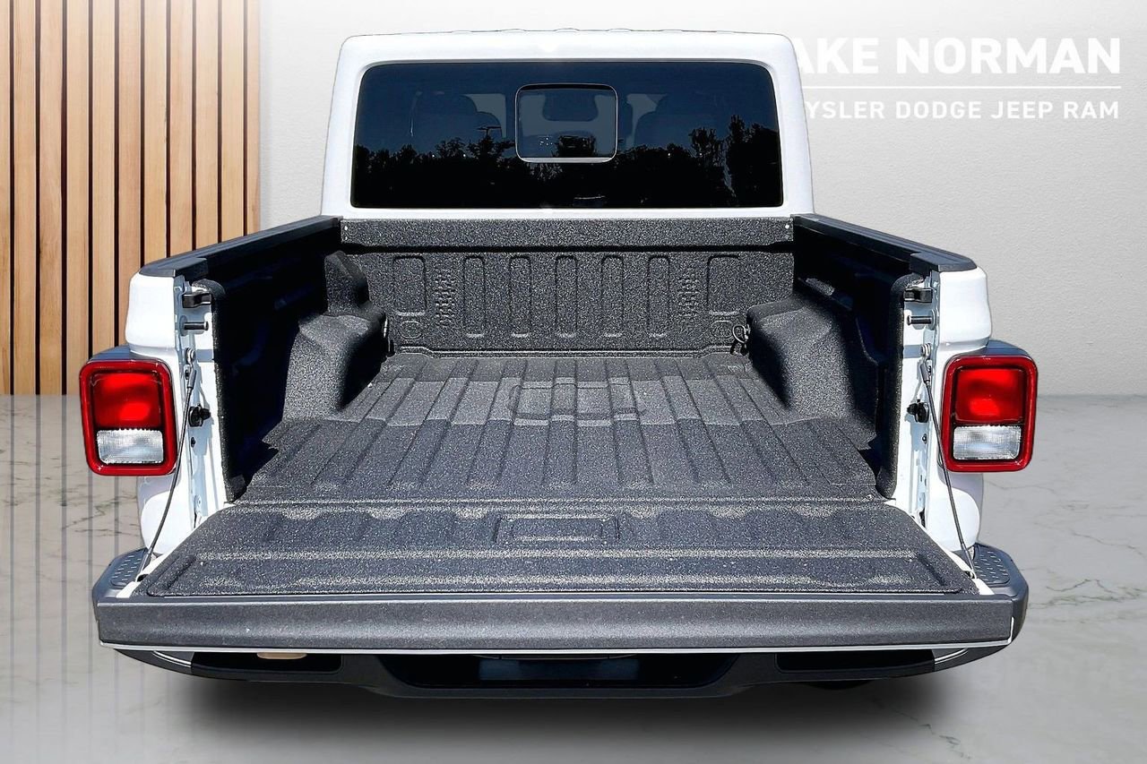New 2026 Jeep Gladiator Sport AWD/4WD image 25