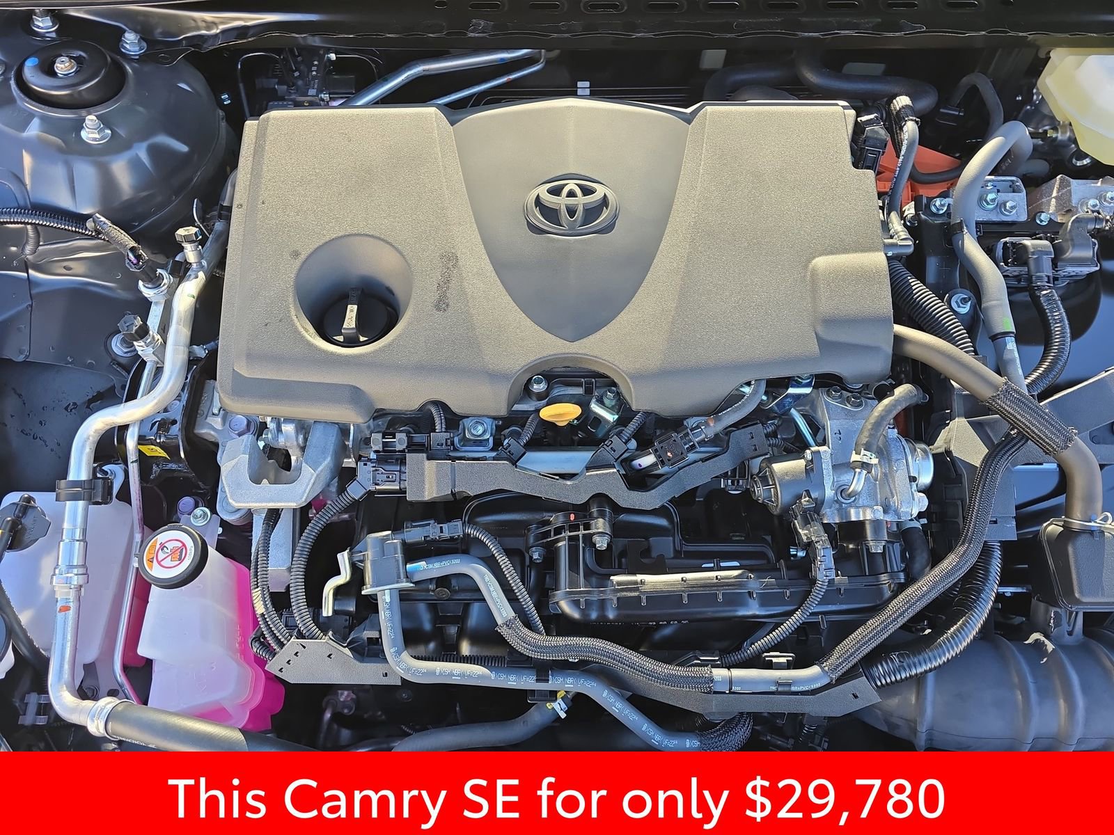 Used 2025 Toyota Camry SE image 35