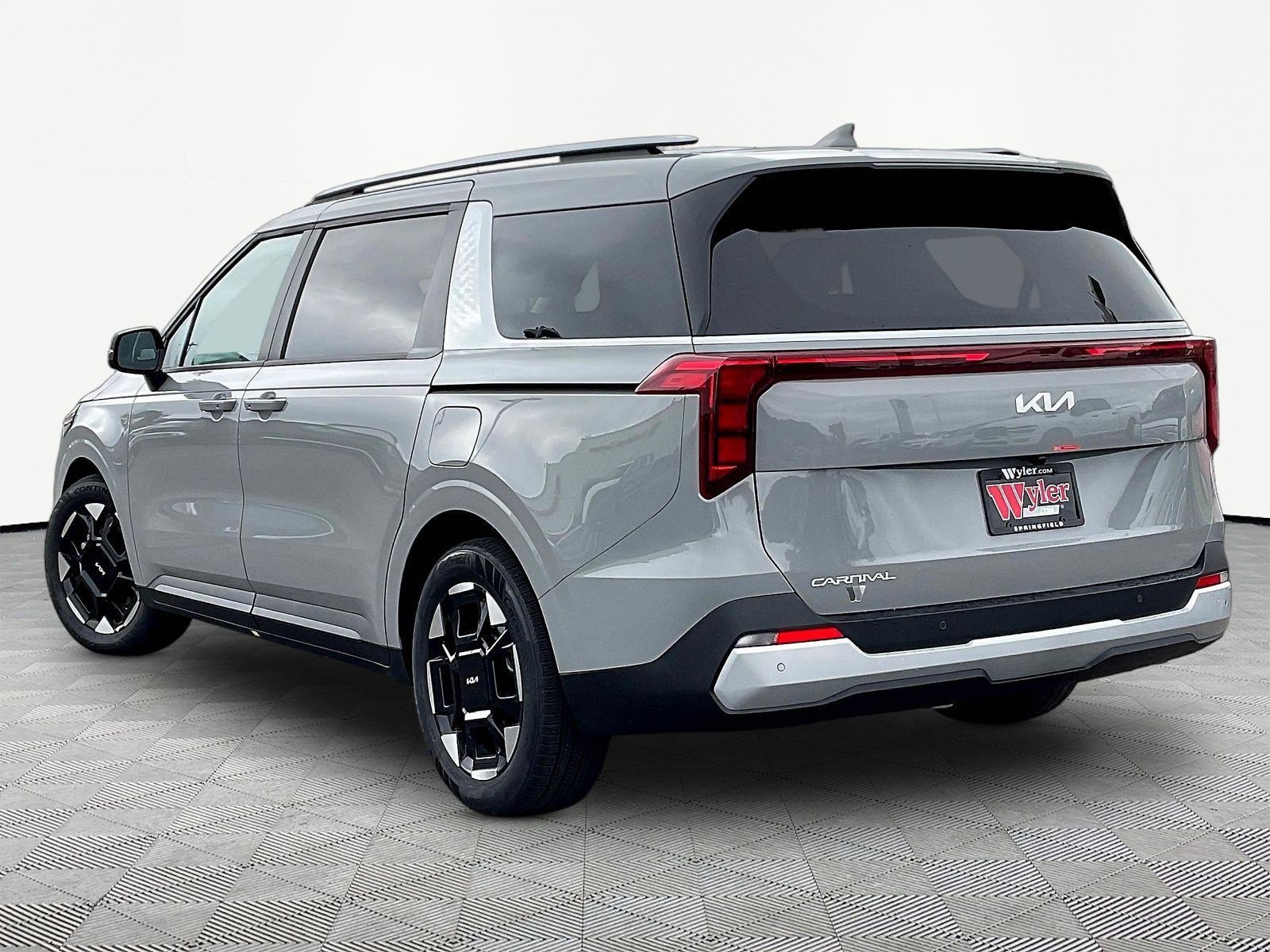 New 2027 Kia Carnival EX FWD image 4