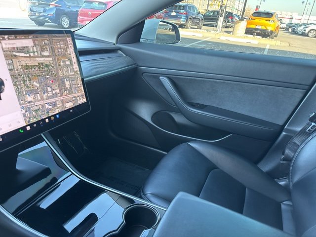 Used 2020 Tesla Model 3 Standard Range image 23