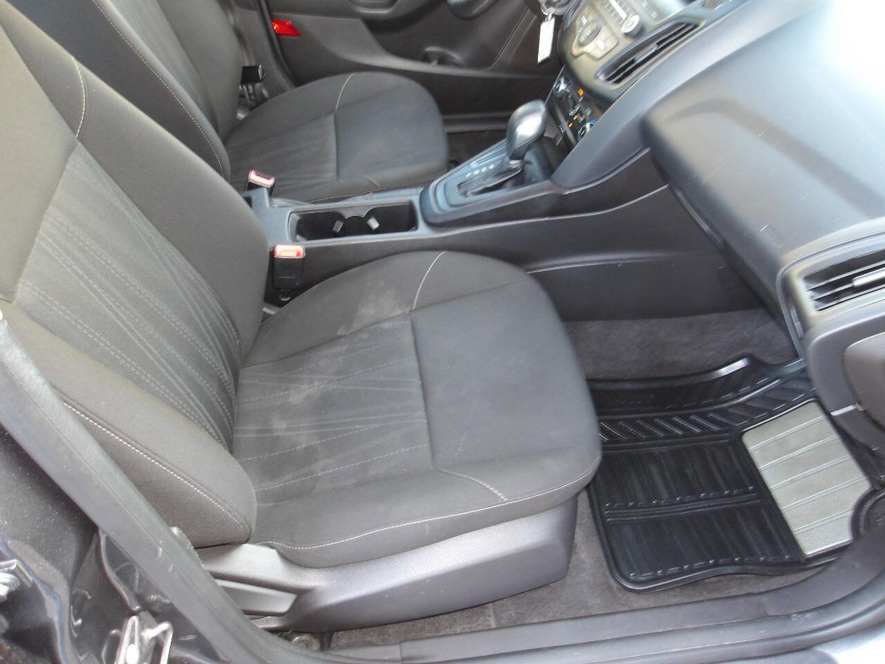 Used 2018 Ford Focus S image 7