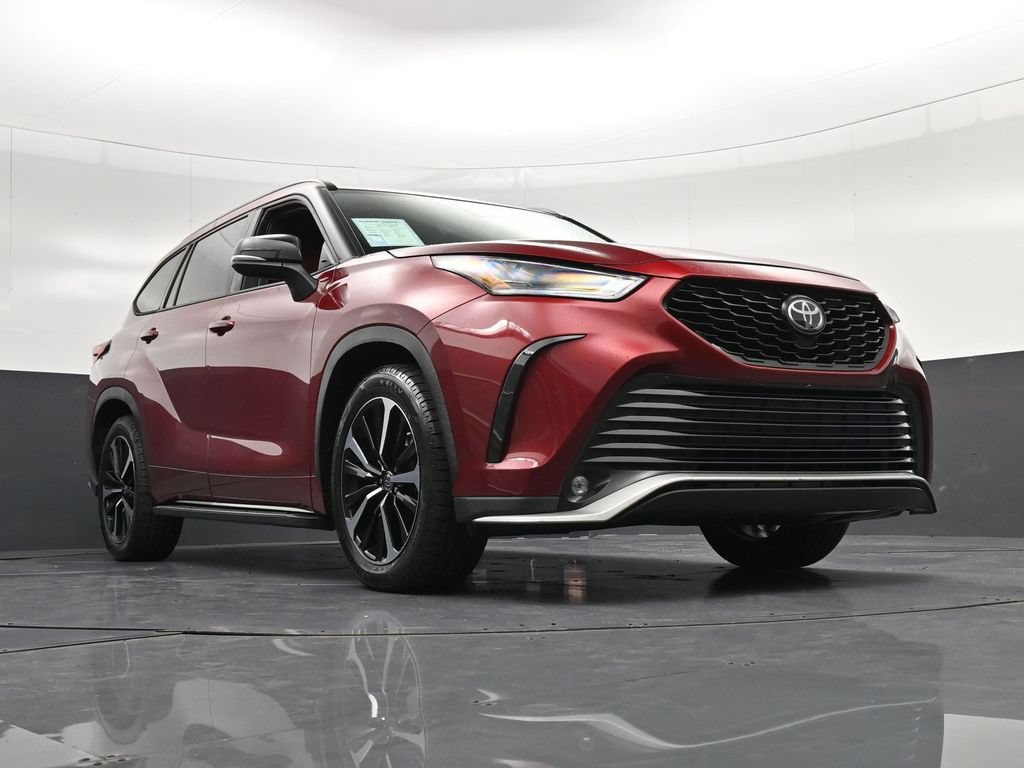 Used 2021 Toyota Highlander XSE FWD image 31