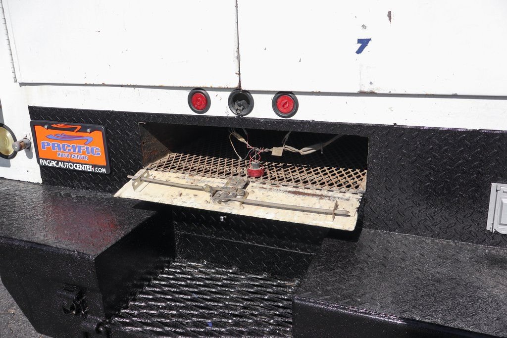 Used 2020 Ford F550 2WD Regular Cab Super Duty image 11