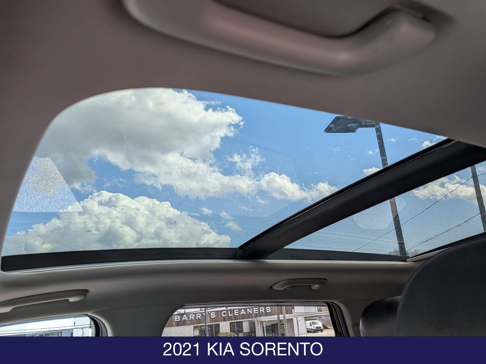Used 2021 Kia Sorento SX image 12