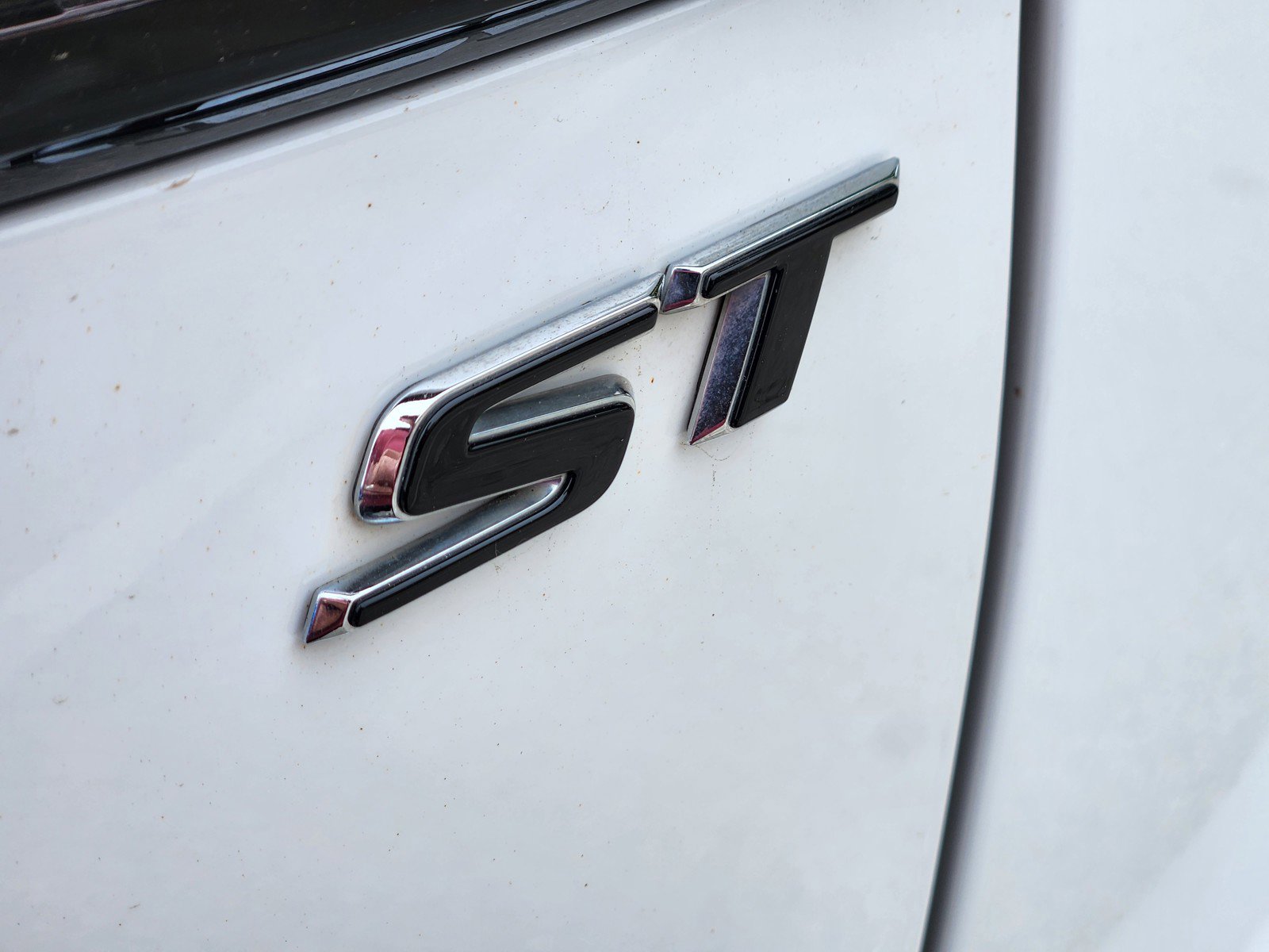 Used 2021 Buick Envision Essence w/ Technology Package I FWD image 29