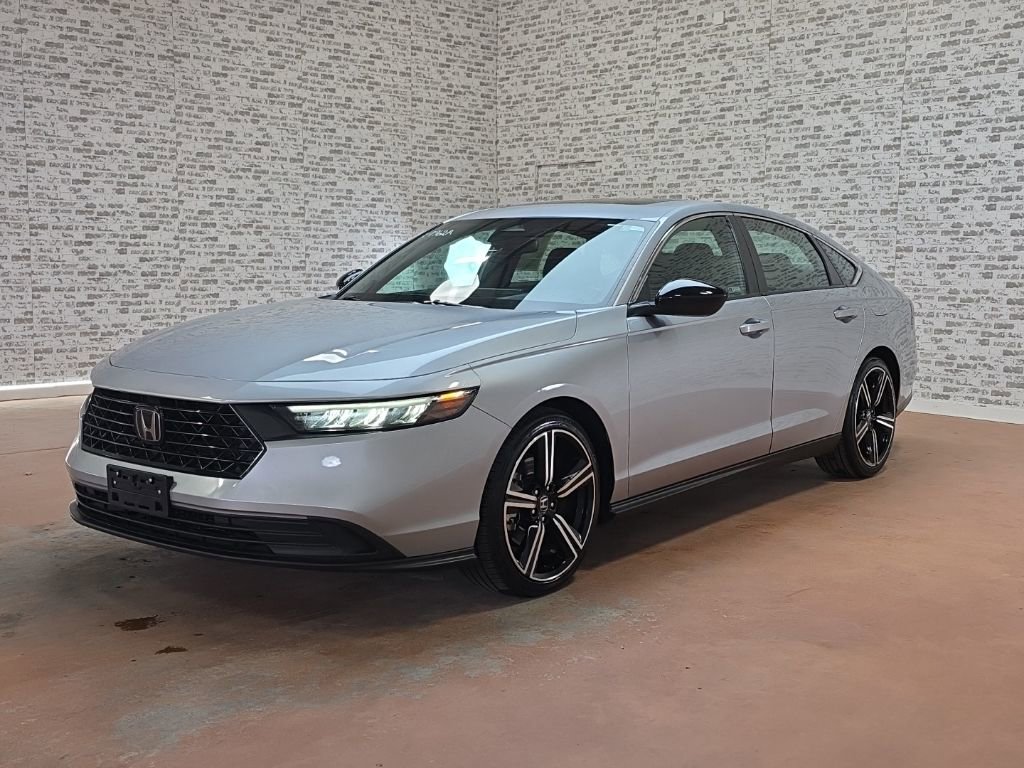 Used 2023 Honda Accord Sport image 4
