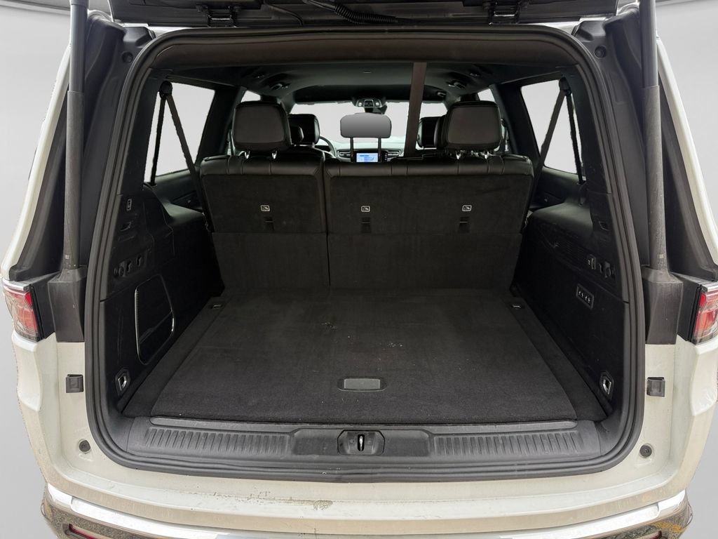 Used 2025 Jeep Wagoneer L Series II AWD/4WD image 44
