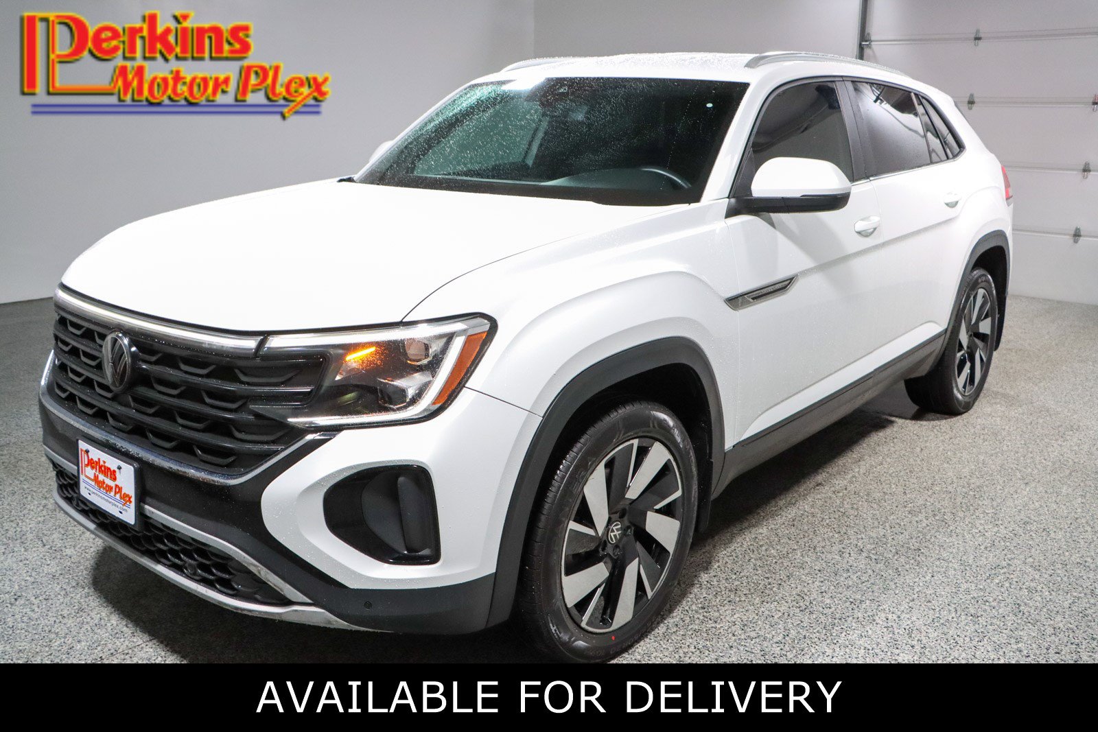 Used 2024 Volkswagen Atlas Cross Sport SE FWD image 1