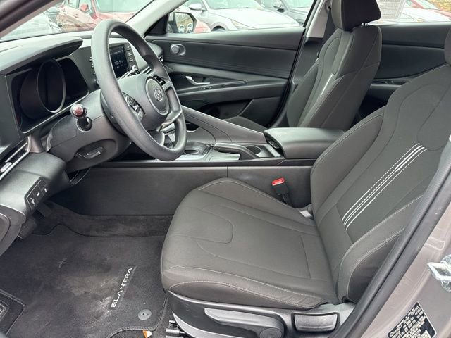 Used 2023 Hyundai Elantra SEL image 18