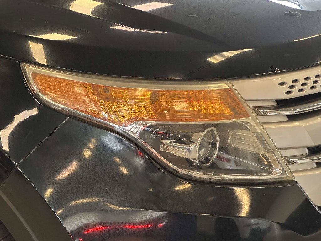 Used 2015 Ford Explorer XLT w/ Equipment Group 202A AWD/4WD image 11