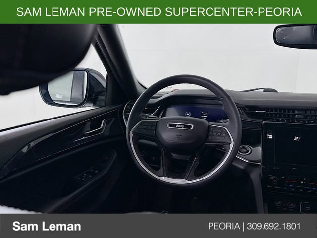 Used 2023 Jeep Grand Cherokee Altitude image 11