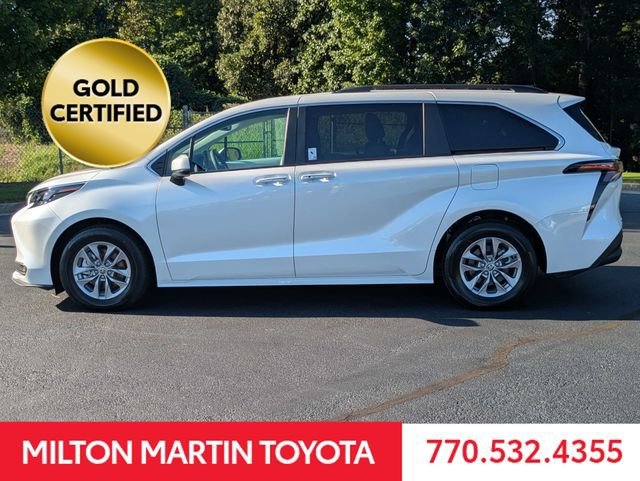 Certified 2026 Toyota Sienna XLE FWD image 8