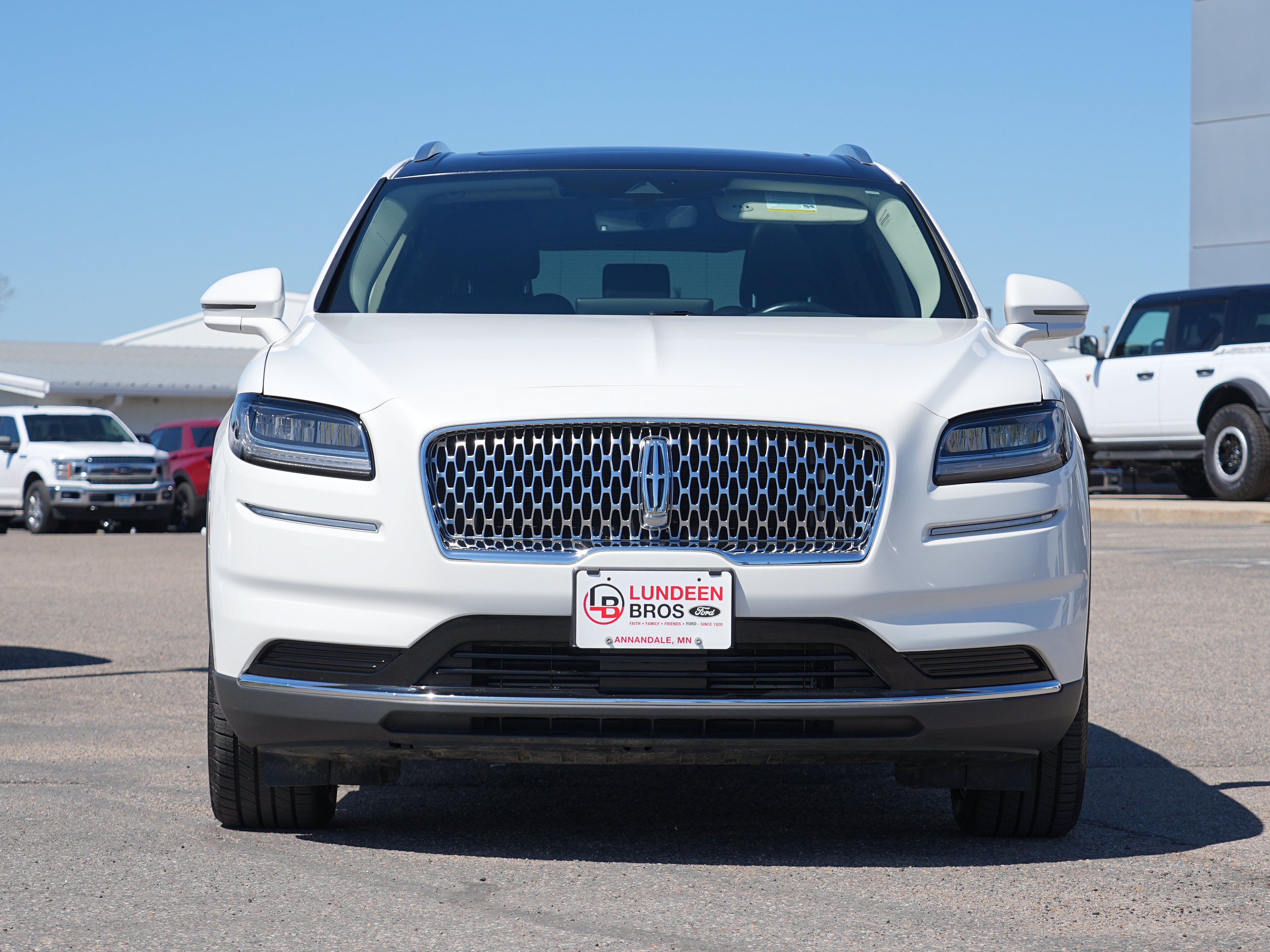 Used 2022 Lincoln Nautilus Reserve AWD/4WD image 9