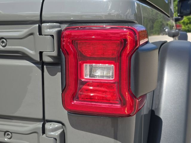 Used 2021 Jeep Wrangler Unlimited Rubicon AWD/4WD image 8
