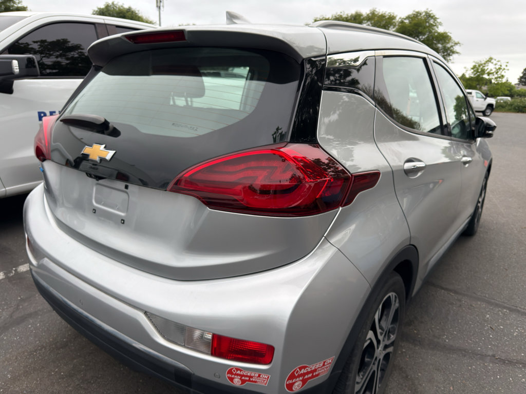 Used 2017 Chevrolet Bolt Premier w/ Driver Confidence II Package FWD image 4