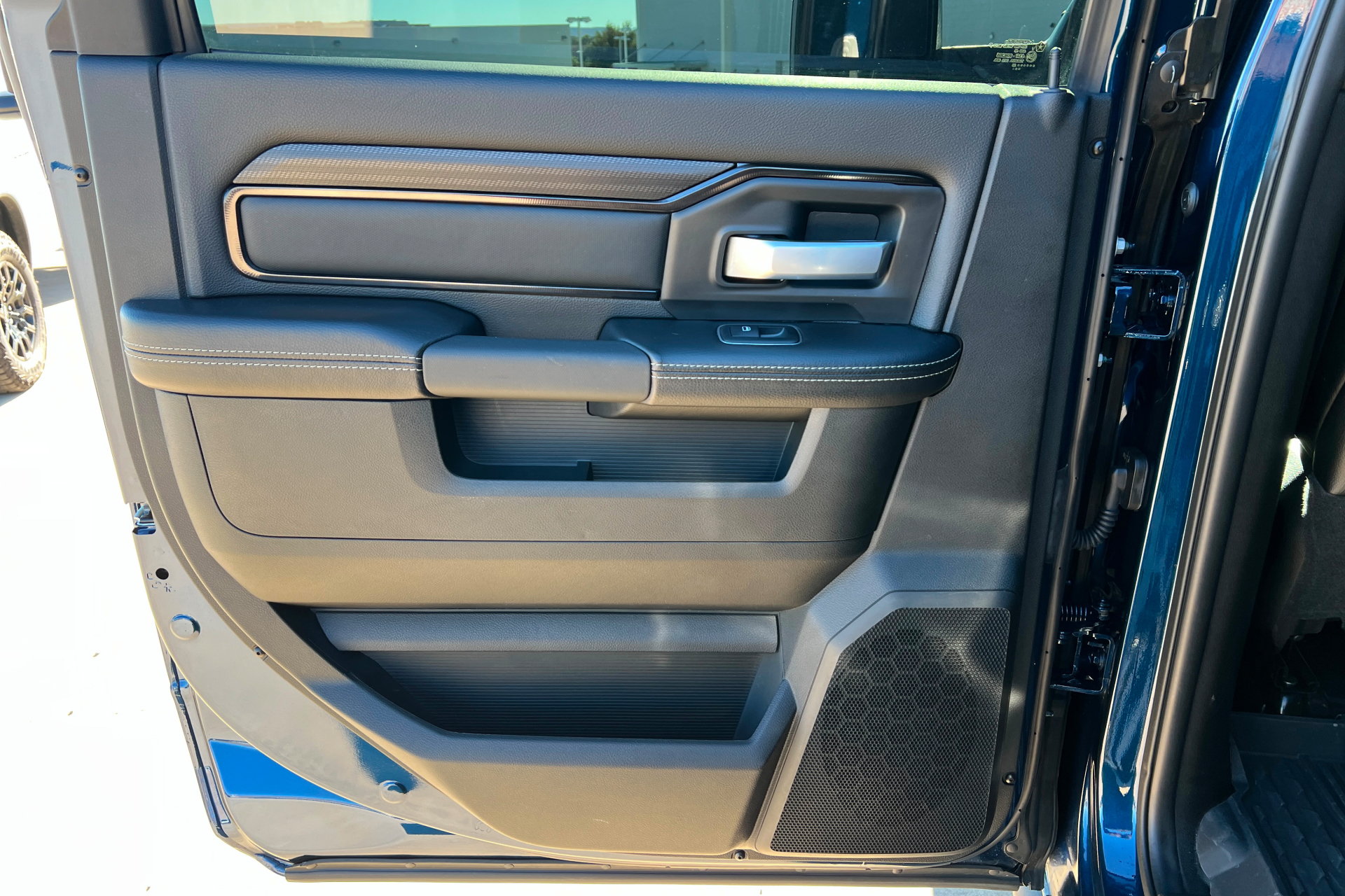 Used 2024 RAM 2500 Rebel AWD/4WD image 18