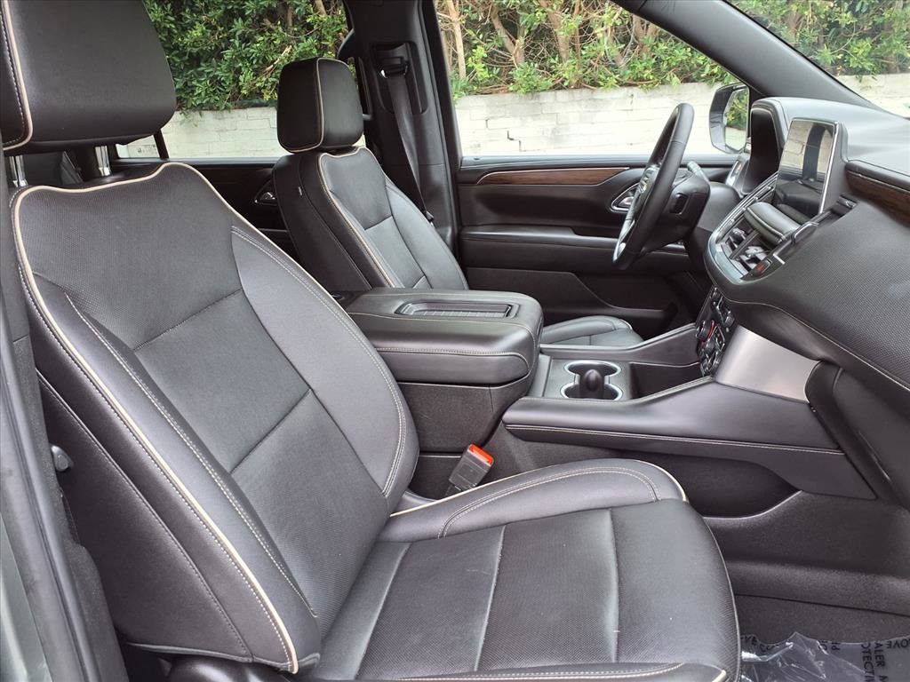 Used 2023 Chevrolet Suburban Premier image 24