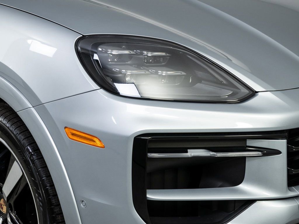 New 2026 Porsche Cayenne Coupe image 38