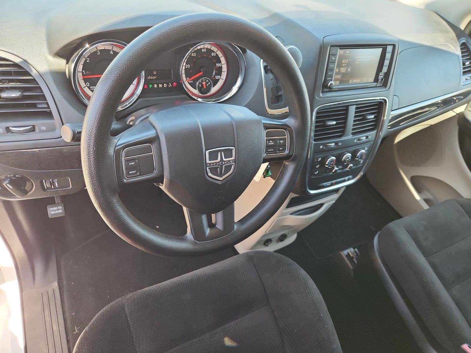 Used 2018 Dodge Grand Caravan SE FWD image 10