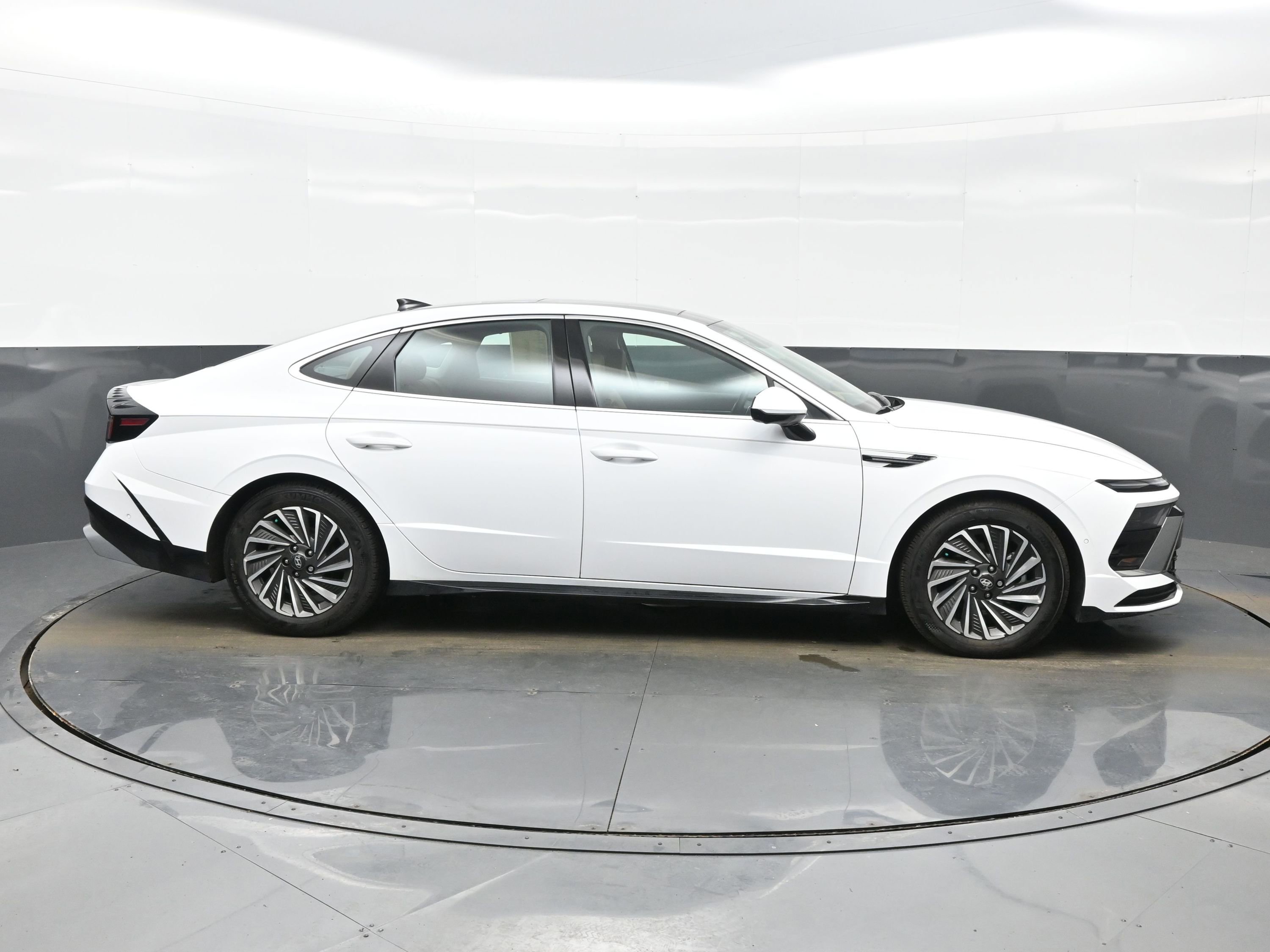 Certified 2025 Hyundai Sonata Limited image 7