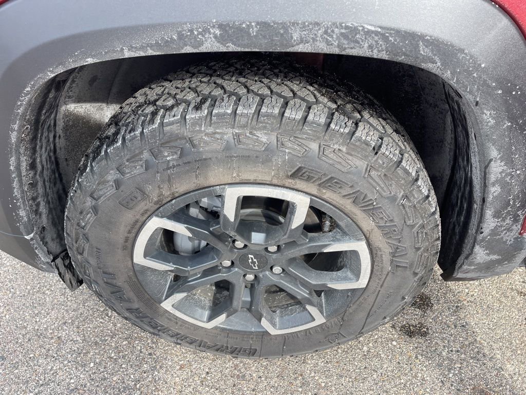 Used 2025 Chevrolet Equinox ACTIV image 18