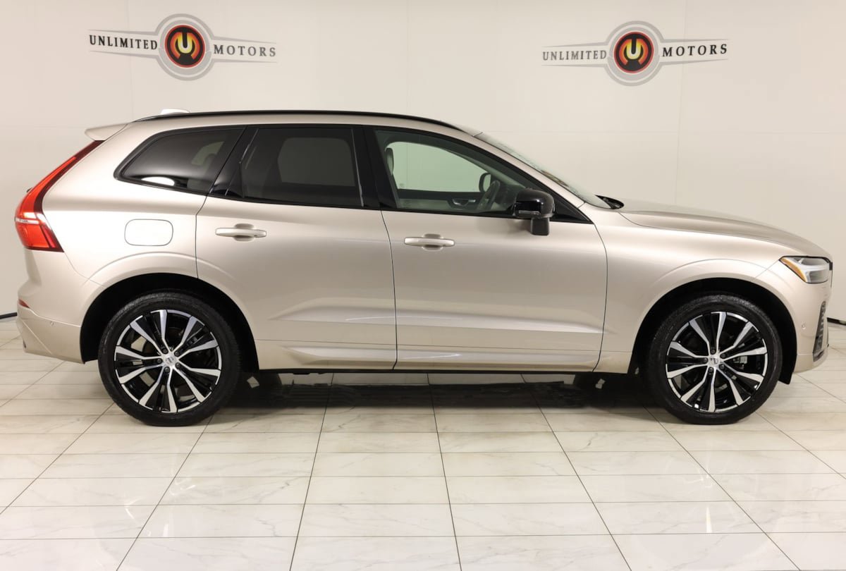 Used 2025 Volvo XC60 B5 Plus w/ Protection Package Premier AWD/4WD image 2