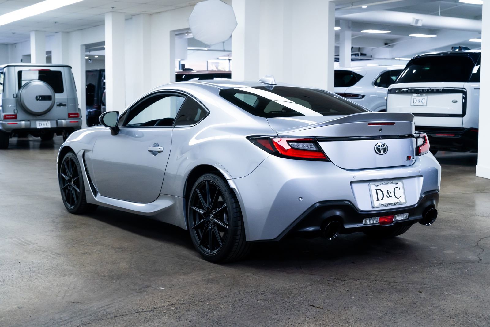 Used 2024 Toyota GR86 Premium RWD image 4