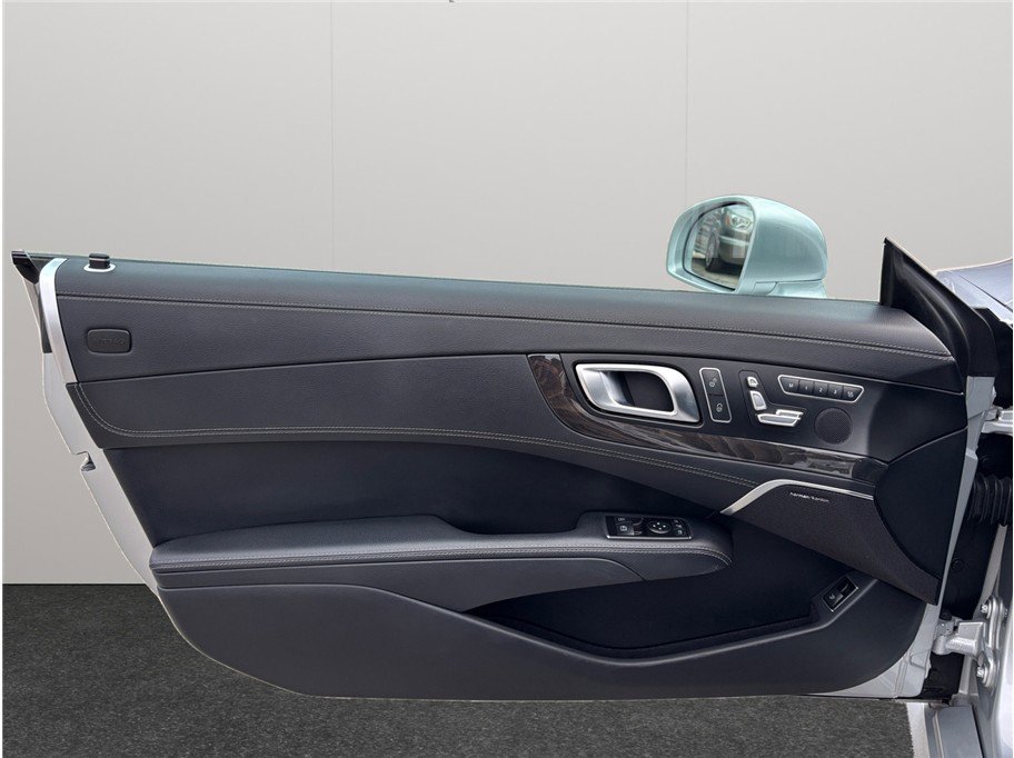 Used 2015 Mercedes-Benz SL 550 image 22