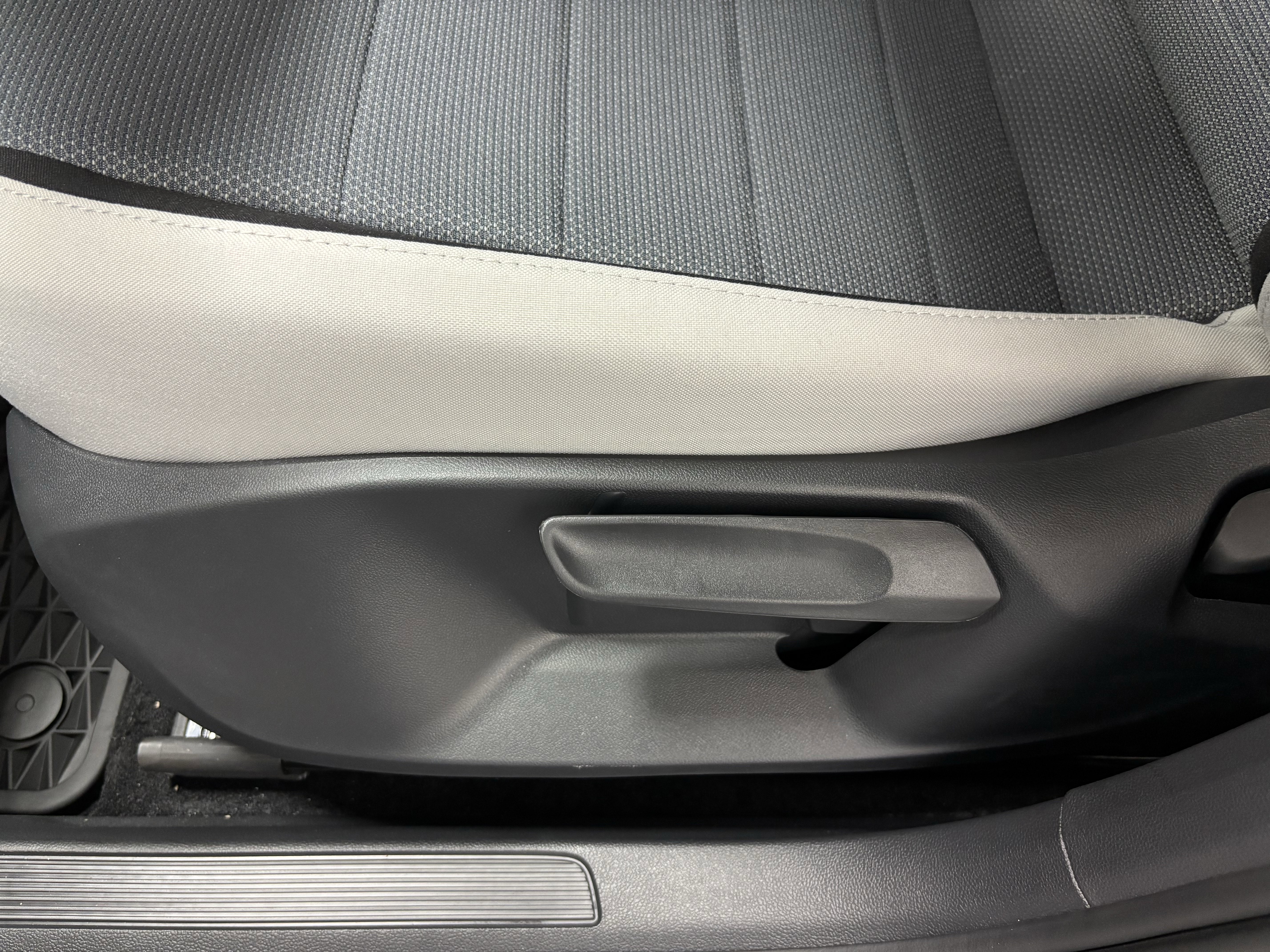 New 2025 Volkswagen Taos S image 4